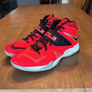 Nike LeBron Zoom Soldier 7 “Crimson”